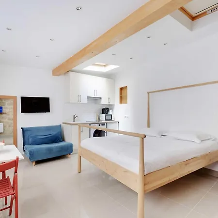 Between Montmartre And Moulin Rouge Feriehus