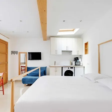 Between Montmartre And Moulin Rouge *